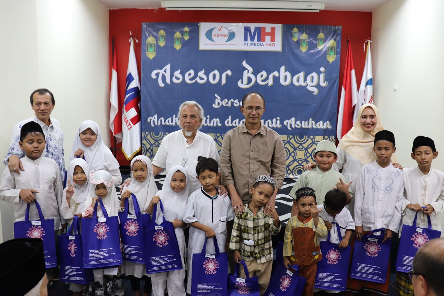 IASPRO DPW JATIM Berbagi Bersama Anak Yatim & Panti Asuhan