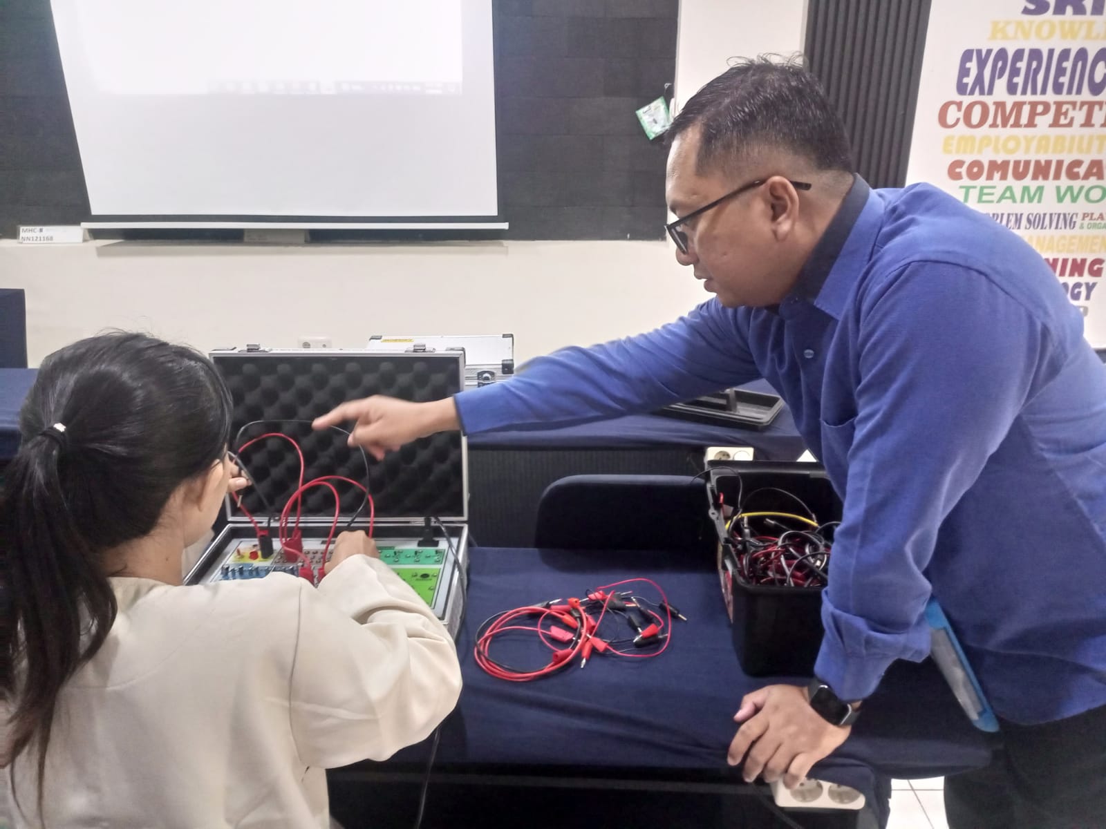 Pelatihan Elektronika